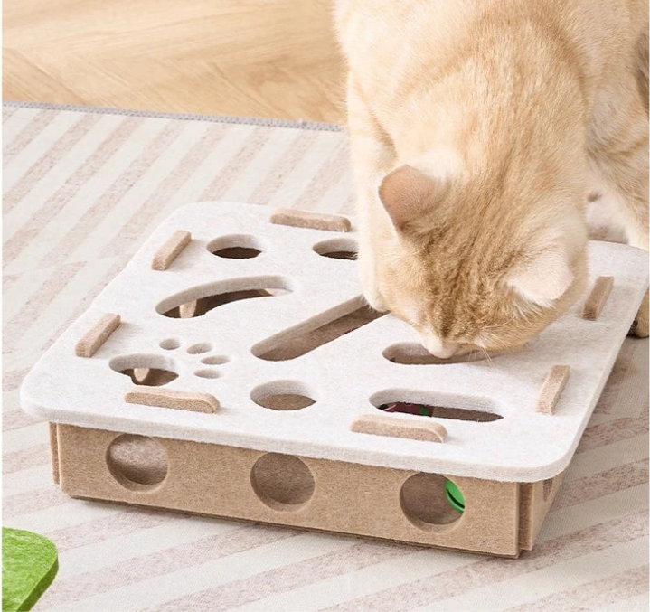 Plateau de jeu interactif en feutrine - Carré - LePetitChat